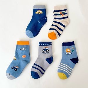 5 Pairs Boys Cotton Socks Blue/Orange Trucks Pattern NWOT Size L (8-11 Y)
